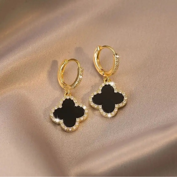 Four Leaf Clover Hoop Earrings💎 - Picture 4 of 12